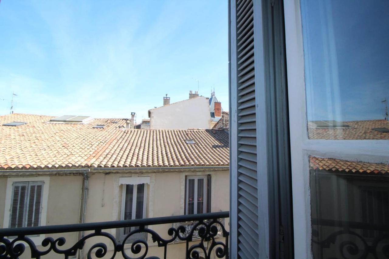 Roussy Nimes Romaine Buitenkant foto